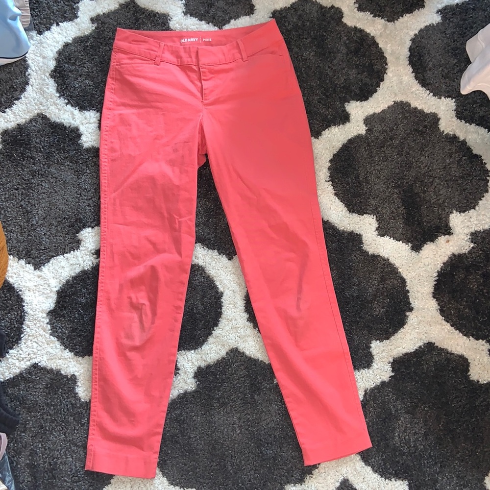 Old Navy size 0 salmon color pixie jeans